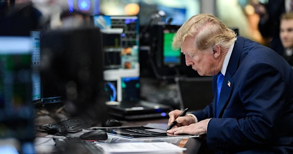 President Donald J. Trump calls the International Space Station from NASA Mission Control Center at the NASA Johnson Space Center, Friday, August. 28, 2026, in Houston, Texas. (Official White House photo by Daniel Torok)